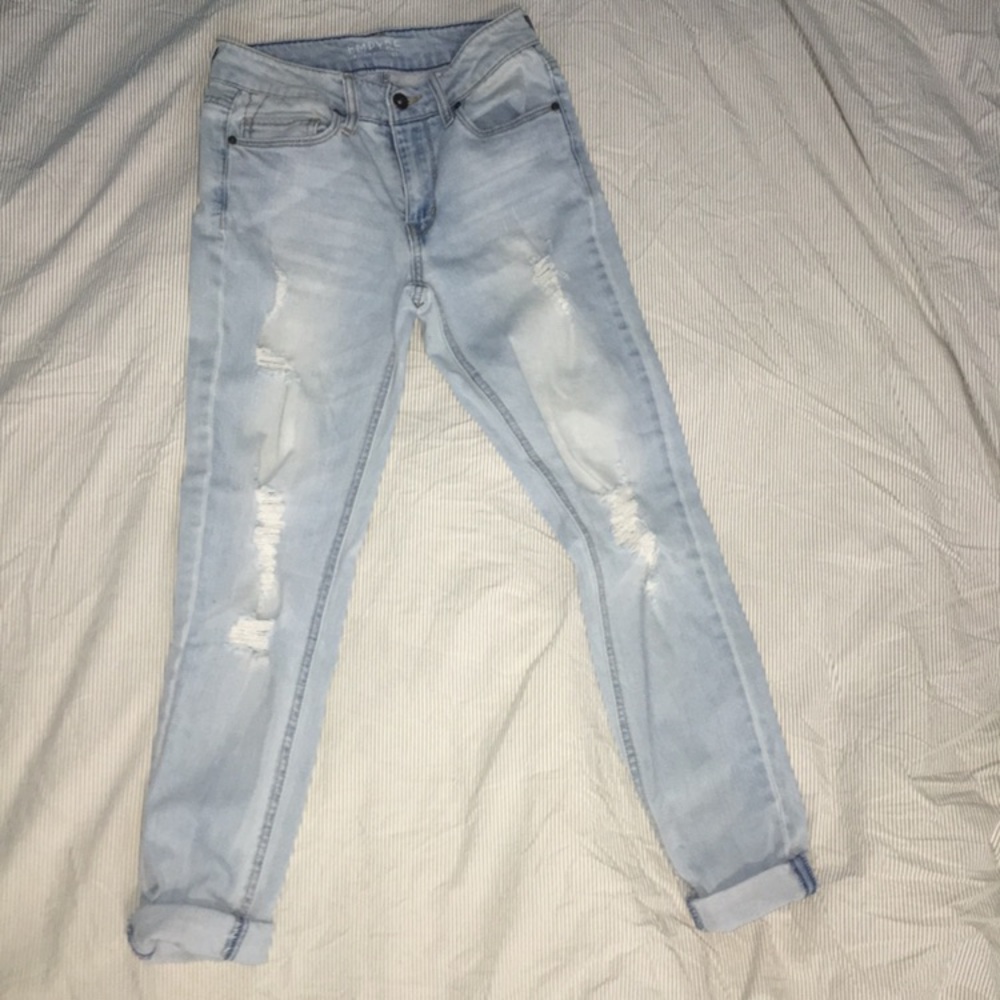 Zumiez Ripped Boyfriend jeans